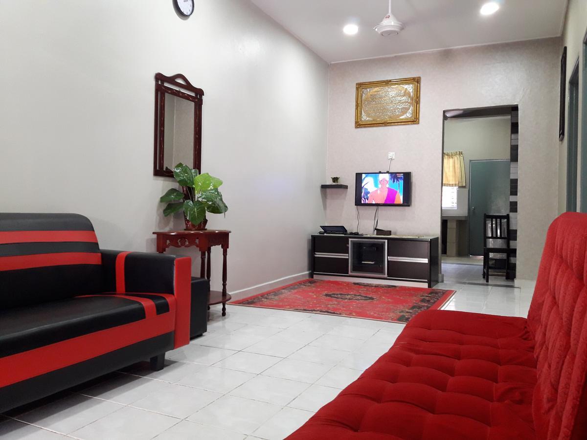 Homestay Bahau Jempol Екстериор снимка